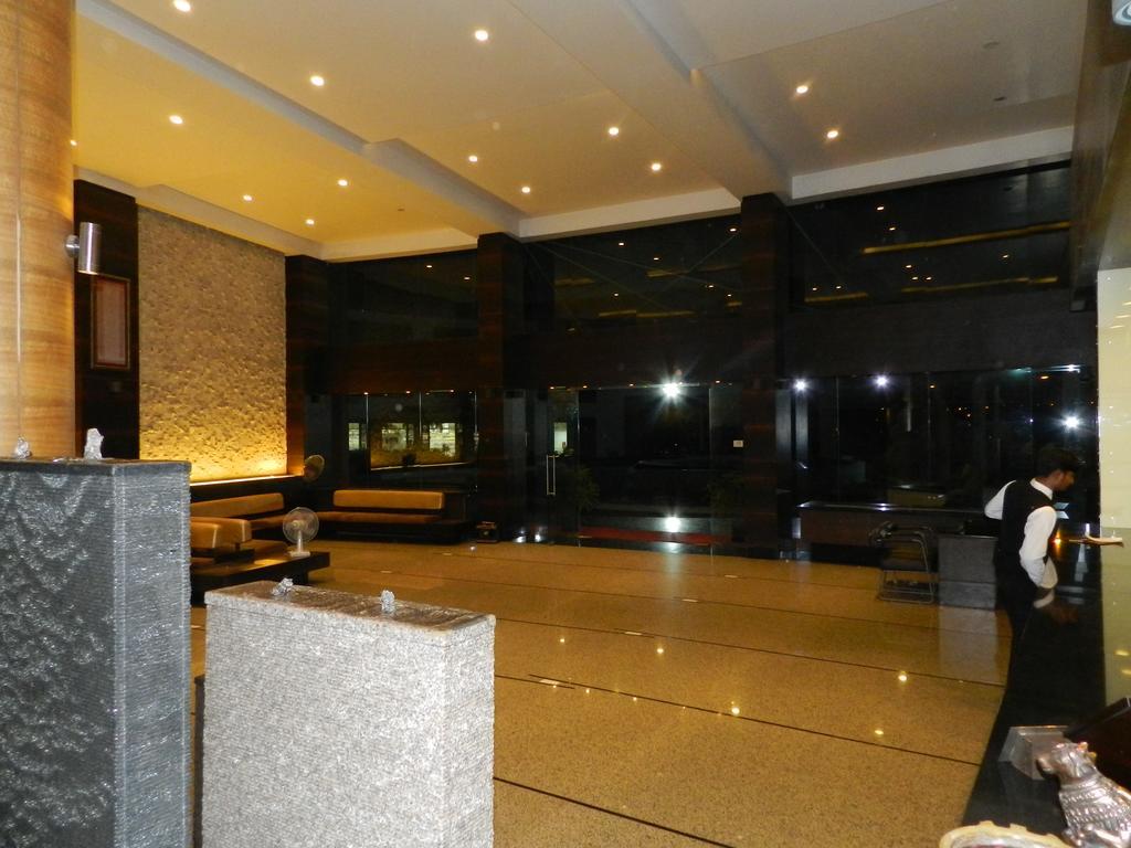 Hotel Rock Regency Toranagallu Εξωτερικό φωτογραφία