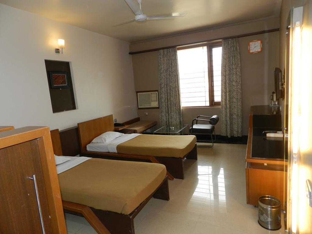 Hotel Rock Regency Toranagallu Εξωτερικό φωτογραφία