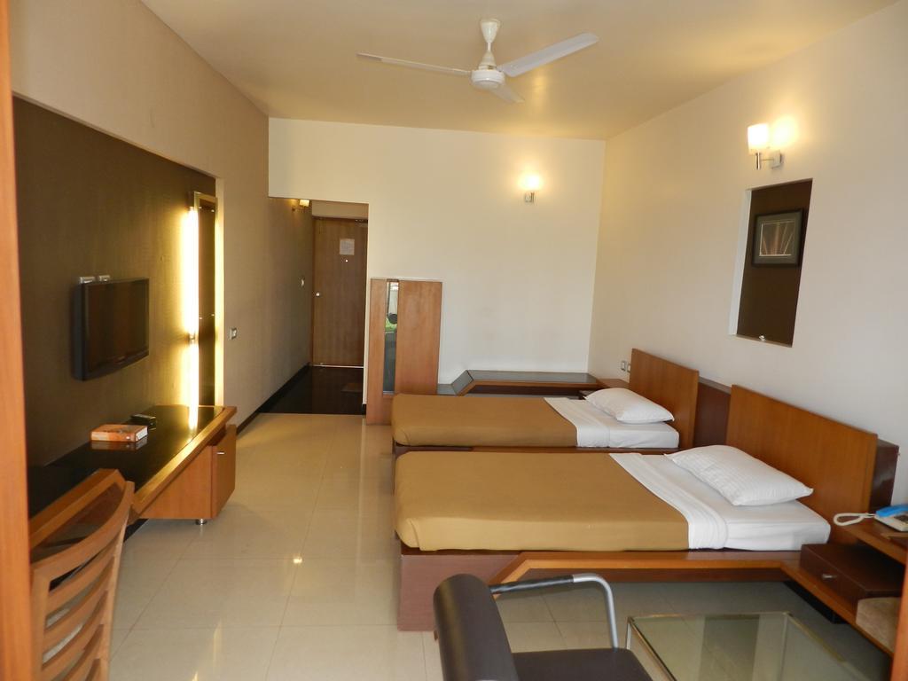Hotel Rock Regency Toranagallu Εξωτερικό φωτογραφία